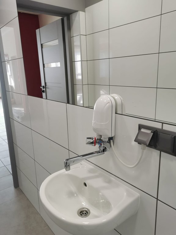 Toalety w budynku OSP w Dzbeninie przeszły gruntowny remont - zdjęcie #2 - eOstroleka.pl
