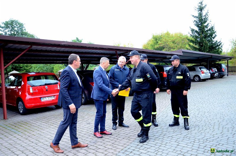 Wójt i marszałek zrobili zrzutkę na drabinę dla strażaków ochotników z Dylewa [21.09.2021] - zdjęcie #15 - eOstroleka.pl