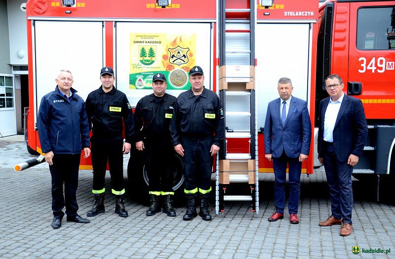 Wójt i marszałek zrobili zrzutkę na drabinę dla strażaków ochotników z Dylewa [21.09.2021] - zdjęcie #19 - eOstroleka.pl