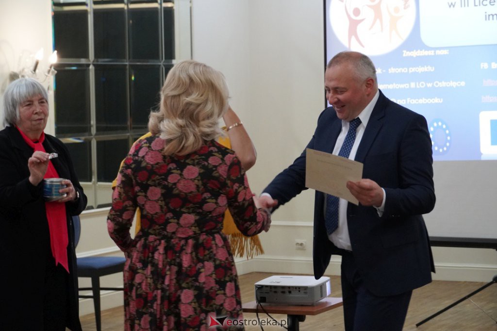 Posumowanie projektu Erasmus+ Zbudujmy mosty między pokoleniami realizowanego przez III LO - zdjęcie #18 - eOstroleka.pl