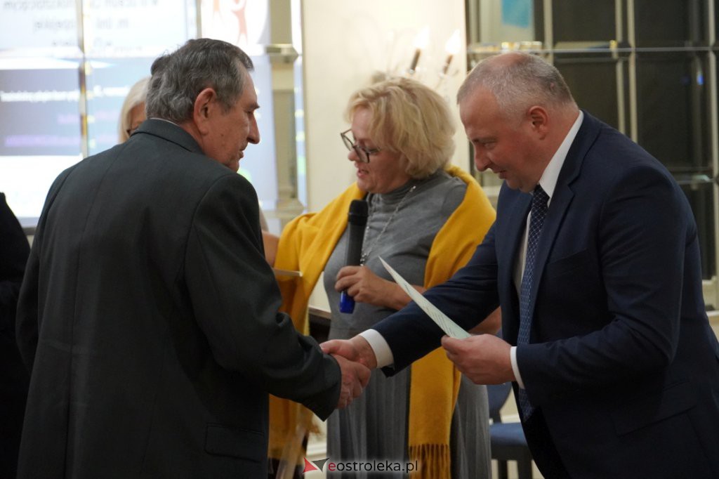 Posumowanie projektu Erasmus+ Zbudujmy mosty między pokoleniami realizowanego przez III LO - zdjęcie #14 - eOstroleka.pl