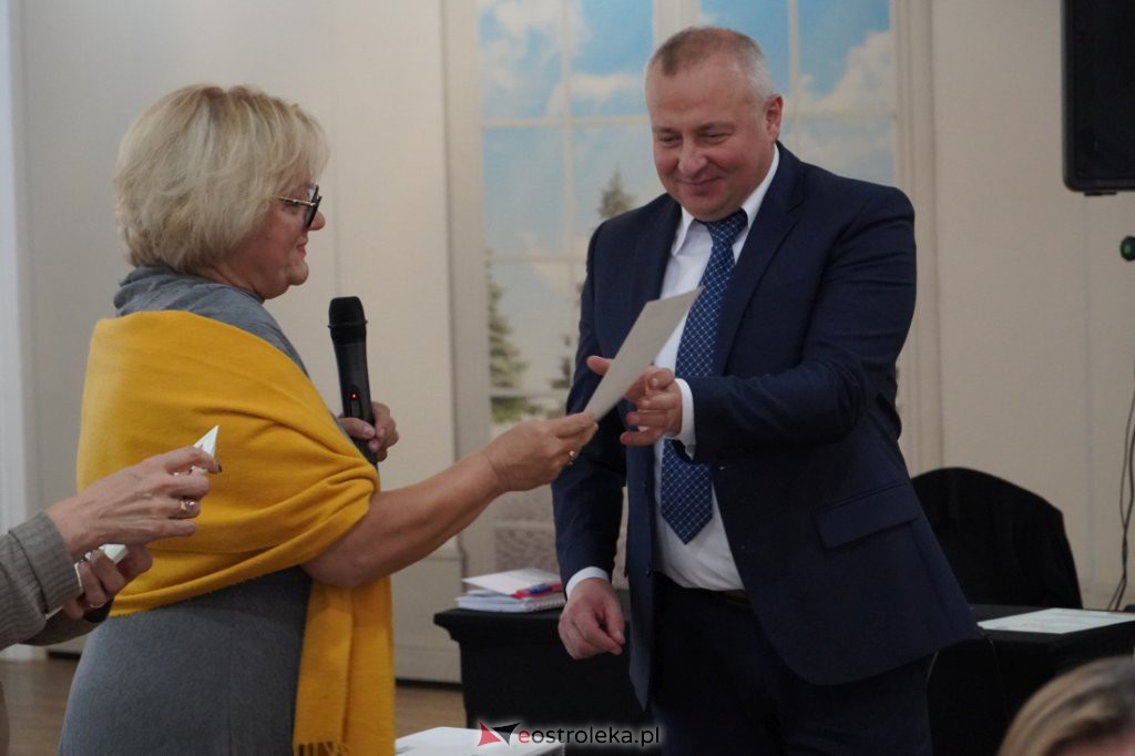 Posumowanie projektu Erasmus+ Zbudujmy mosty między pokoleniami realizowanego przez III LO - zdjęcie #6 - eOstroleka.pl