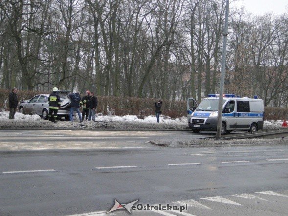 Kolizja na Traugutta (13.01.2011) - zdjęcie #4 - eOstroleka.pl