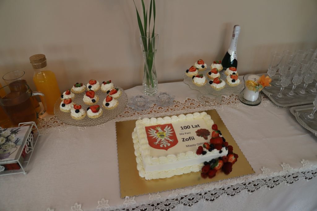 Jubileusz setnych urodzin Pani Zofii  - zdjęcie #8 - eOstroleka.pl