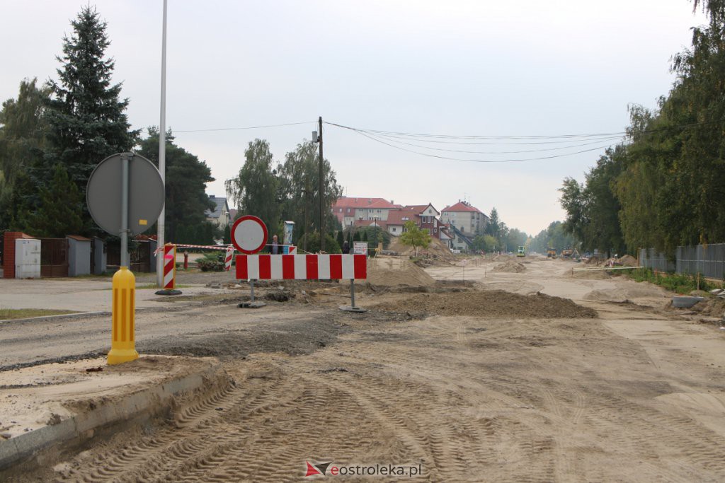 Tak powstaje nowe, duże rondo przy wjeździe do Ostrołęki [23.09.2021] - zdjęcie #2 - eOstroleka.pl