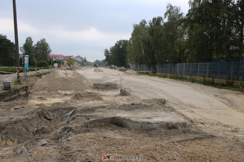 Tak powstaje nowe, duże rondo przy wjeździe do Ostrołęki [23.09.2021] - zdjęcie #13 - eOstroleka.pl