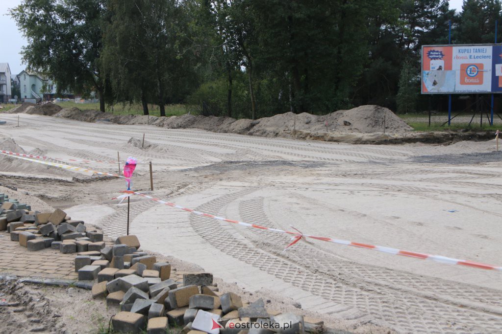 Tak powstaje nowe, duże rondo przy wjeździe do Ostrołęki [23.09.2021] - zdjęcie #22 - eOstroleka.pl