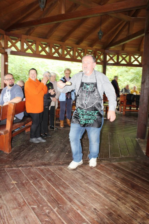 Święto pieczonego ziemniaka. Jesienny piknik integracyjny seniorów w Przystani [ZDJĘCIA] - zdjęcie #9 - eOstroleka.pl