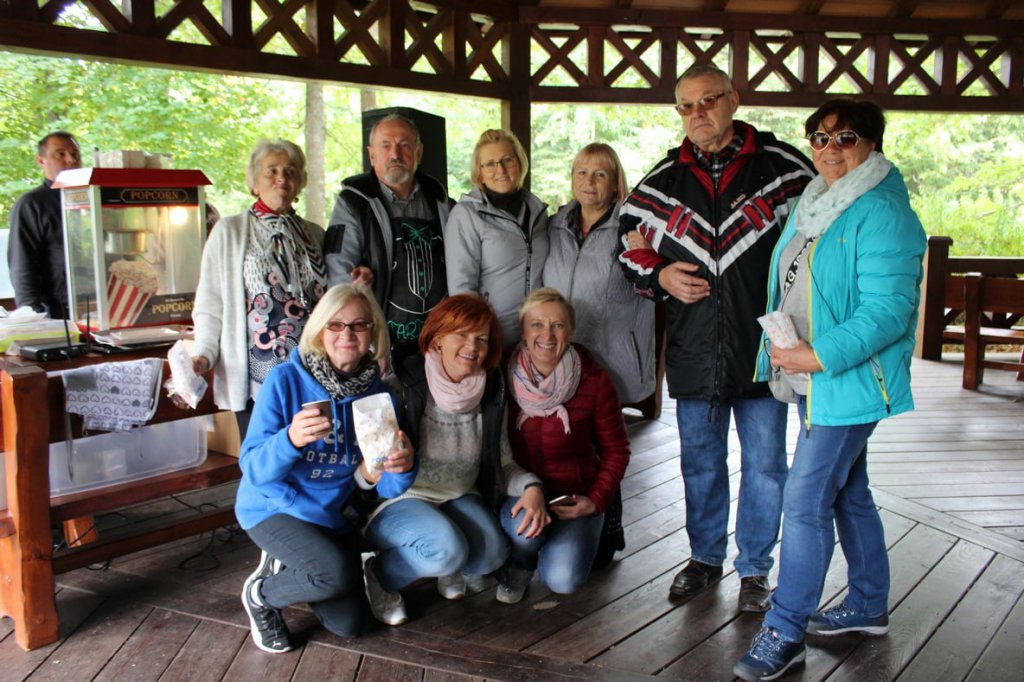 Święto pieczonego ziemniaka. Jesienny piknik integracyjny seniorów w Przystani [ZDJĘCIA] - zdjęcie #37 - eOstroleka.pl