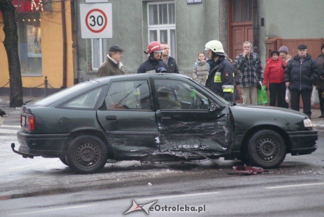 Wypadek przy Avalonie (13.01.2011) - zdjęcie #3 - eOstroleka.pl