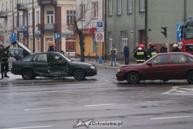 Wypadek przy Avalonie (13.01.2011) - zdjęcie #6 - eOstroleka.pl