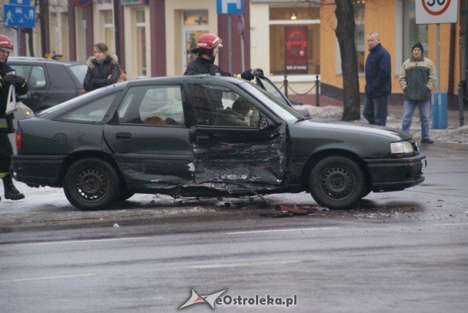 Wypadek przy Avalonie (13.01.2011) - zdjęcie #8 - eOstroleka.pl