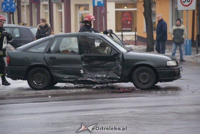 Wypadek przy Avalonie (13.01.2011) - zdjęcie #7 - eOstroleka.pl