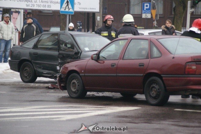 Wypadek przy Avalonie (13.01.2011) - zdjęcie #9 - eOstroleka.pl