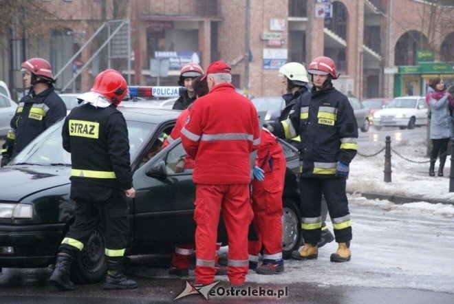 Wypadek przy Avalonie (13.01.2011) - zdjęcie #3 - eOstroleka.pl