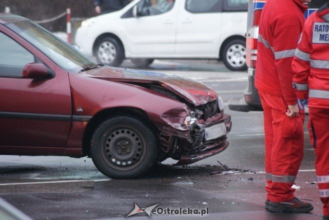 Wypadek przy Avalonie (13.01.2011) - zdjęcie #13 - eOstroleka.pl