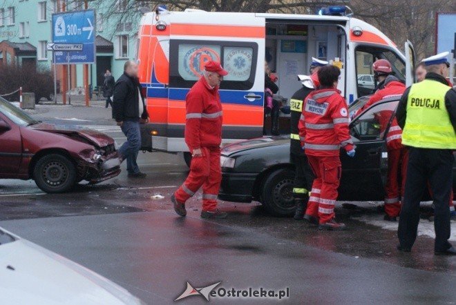 Wypadek przy Avalonie (13.01.2011) - zdjęcie #14 - eOstroleka.pl