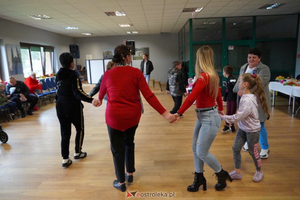 Szczepimy się z KGW. Festyn rodzinny w Brzeźnie  - zdjęcie #3 - eOstroleka.pl