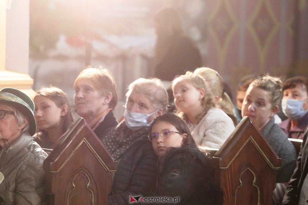 Koncert z okazji 100-lecia poświęcenia świątyni w Myszyńcu [26.09.2021] - zdjęcie #2 - eOstroleka.pl