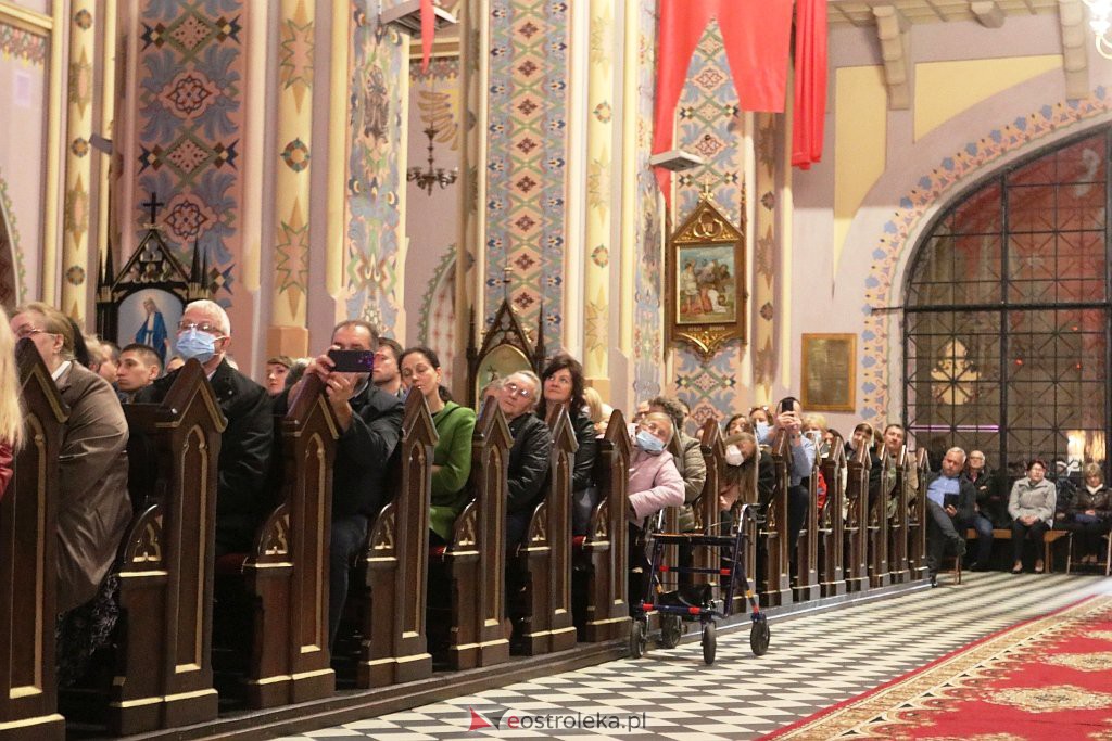 Koncert z okazji 100-lecia poświęcenia świątyni w Myszyńcu [26.09.2021] - zdjęcie #7 - eOstroleka.pl