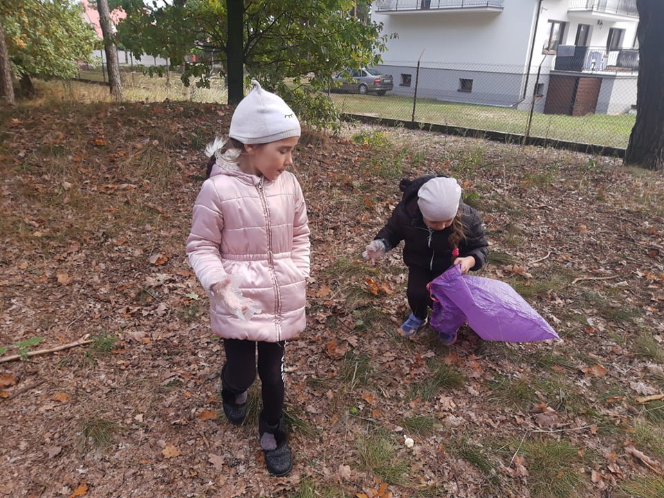 Akcja sprzątania świata w Szkole Podstawowej nr 10 [27.09.2021] - zdjęcie #14 - eOstroleka.pl