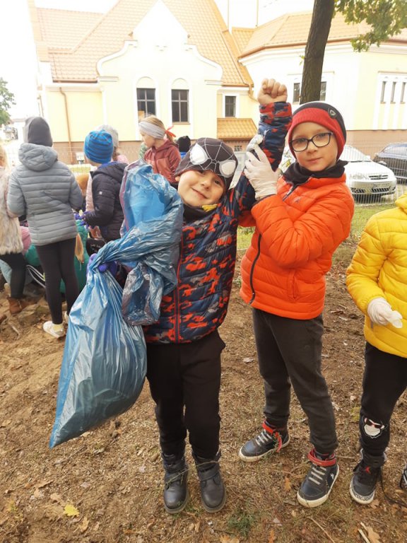 Akcja sprzątania świata w Szkole Podstawowej nr 10 [27.09.2021] - zdjęcie #22 - eOstroleka.pl