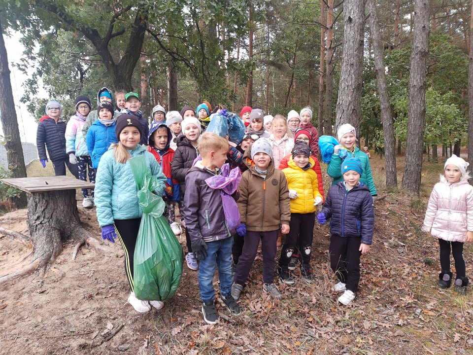 Akcja sprzątania świata w Szkole Podstawowej nr 10 [27.09.2021] - zdjęcie #27 - eOstroleka.pl