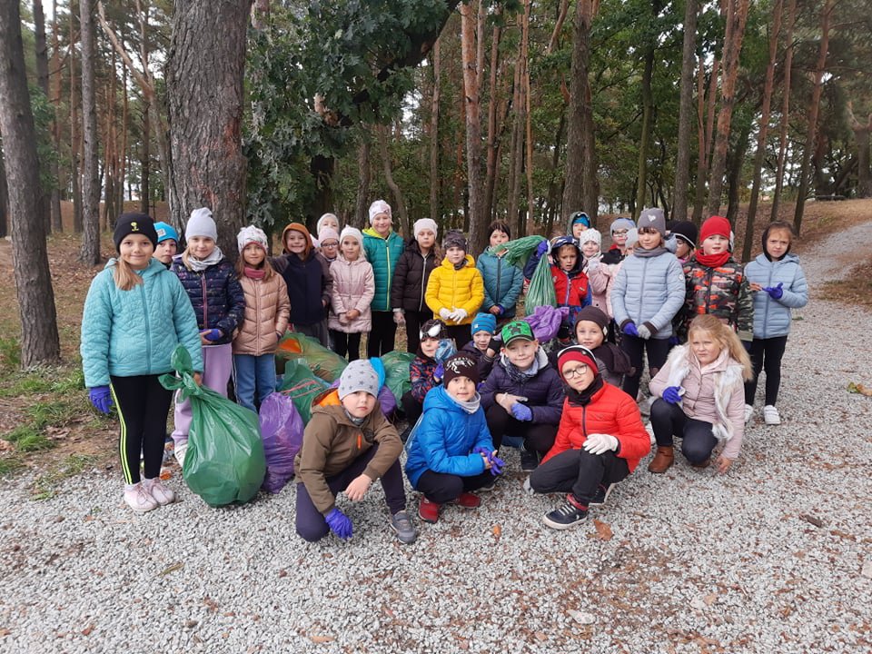 Akcja sprzątania świata w Szkole Podstawowej nr 10 [27.09.2021] - zdjęcie #30 - eOstroleka.pl