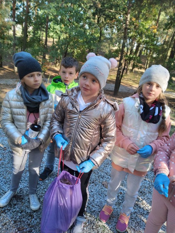 Akcja sprzątania świata w Szkole Podstawowej nr 10 [27.09.2021] - zdjęcie #38 - eOstroleka.pl