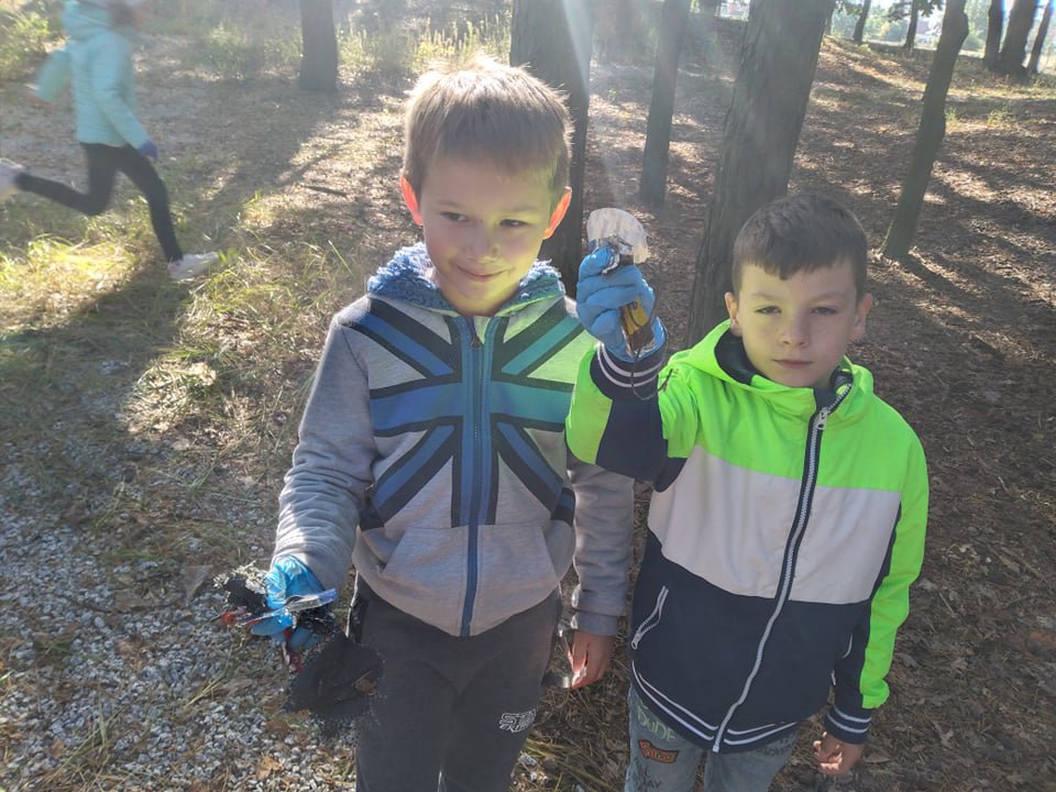Akcja sprzątania świata w Szkole Podstawowej nr 10 [27.09.2021] - zdjęcie #4 - eOstroleka.pl