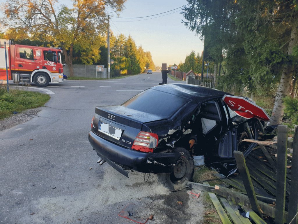 Wypadek w Czarnowcu [27.09.2021] - zdjęcie #3 - eOstroleka.pl