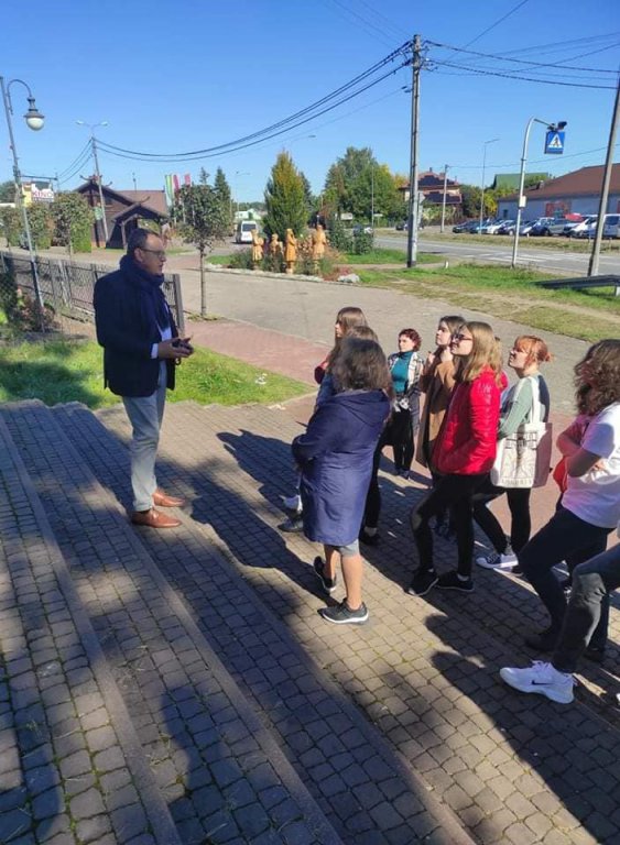 Uczniowie II LO z wizytą w Kadzidle [ZDJĘCIA] - zdjęcie #27 - eOstroleka.pl