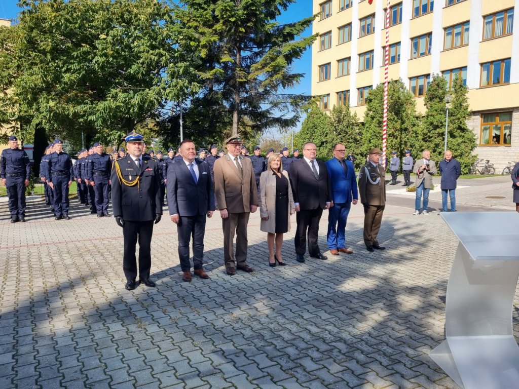 Wręczenie medali za długoletnią służbę oraz za zasługi dla policji - zdjęcie #2 - eOstroleka.pl