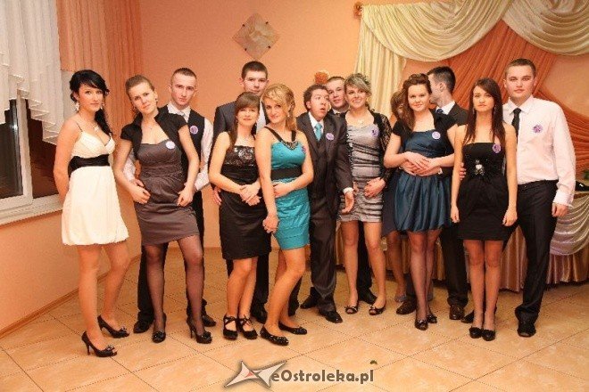 Studniówka ZSZ(15.01.2011) - zdjęcie #18 - eOstroleka.pl