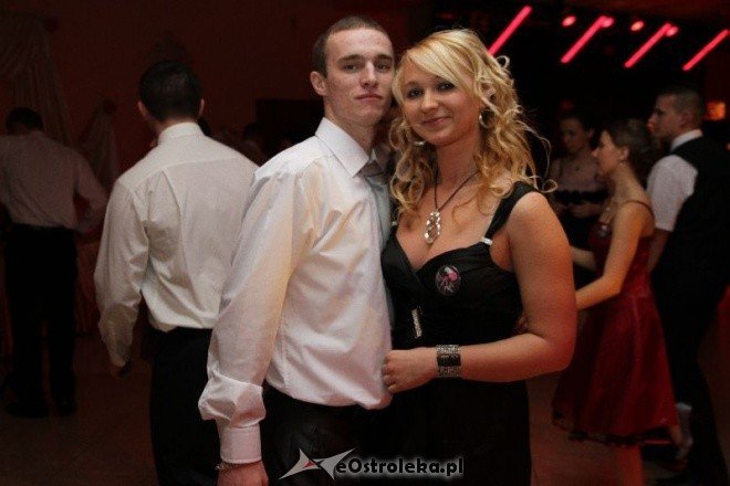 Studniówka ZSZ(15.01.2011) - zdjęcie #6 - eOstroleka.pl