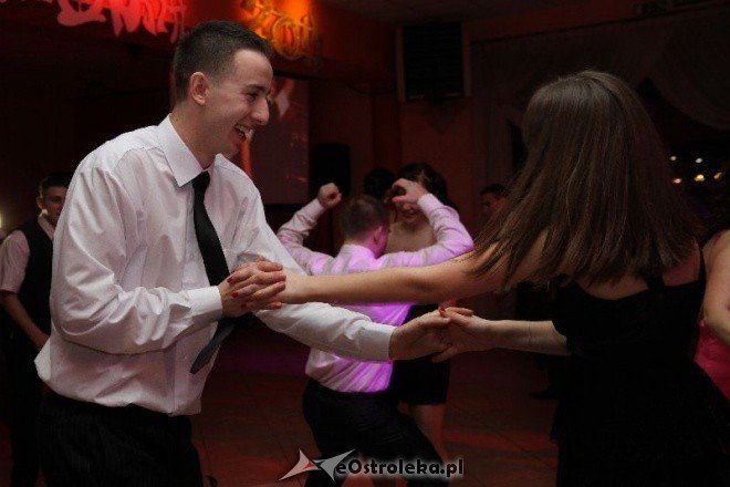 Studniówka ZSZ(15.01.2011) - zdjęcie #4 - eOstroleka.pl