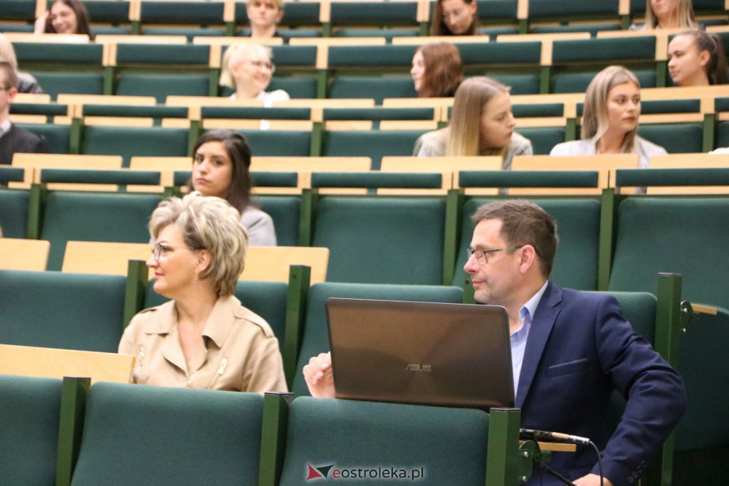 Inauguracja roku akademickiego w Wyższej Szkole Administracji Publicznej w Ostrołęce [01.10.2021] - zdjęcie #69 - eOstroleka.pl