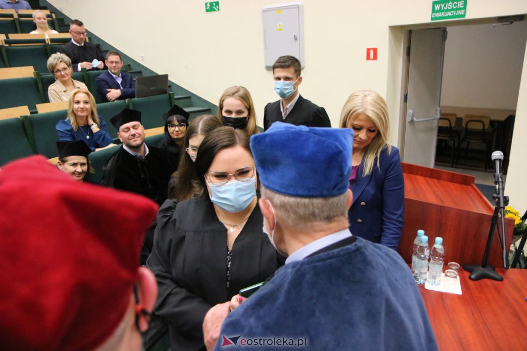 Inauguracja roku akademickiego w Wyższej Szkole Administracji Publicznej w Ostrołęce [01.10.2021] - zdjęcie #19 - eOstroleka.pl
