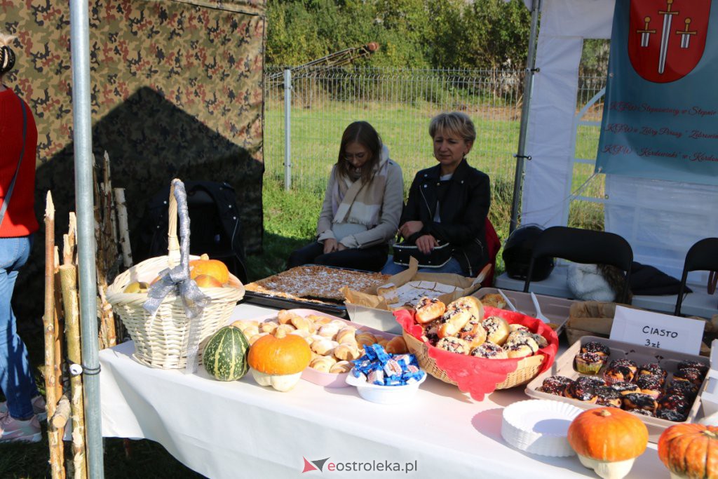Festyn charytatywny Pomaganie przez podjadanie w Nowej Wsi Wchodniej [03.10.2021] - zdjęcie #26 - eOstroleka.pl