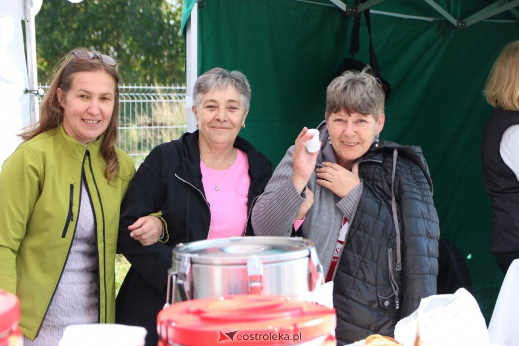 Festyn charytatywny Pomaganie przez podjadanie w Nowej Wsi Wchodniej [03.10.2021] - zdjęcie #29 - eOstroleka.pl