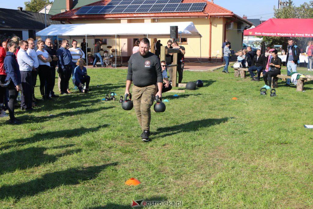 Festyn charytatywny Pomaganie przez podjadanie w Nowej Wsi Wchodniej [03.10.2021] - zdjęcie #13 - eOstroleka.pl