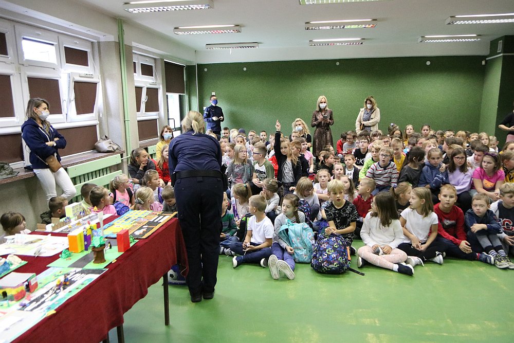 Podsumowanie akcji Bezpieczna droga do szkoły [04.10.2021] - zdjęcie #45 - eOstroleka.pl