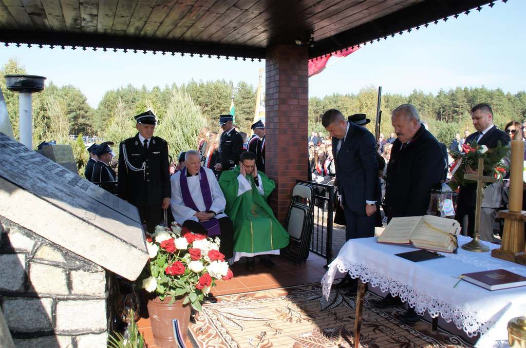 77. rocznica pacyfikacji wsi Bandysie [03.10.2021] - zdjęcie #6 - eOstroleka.pl