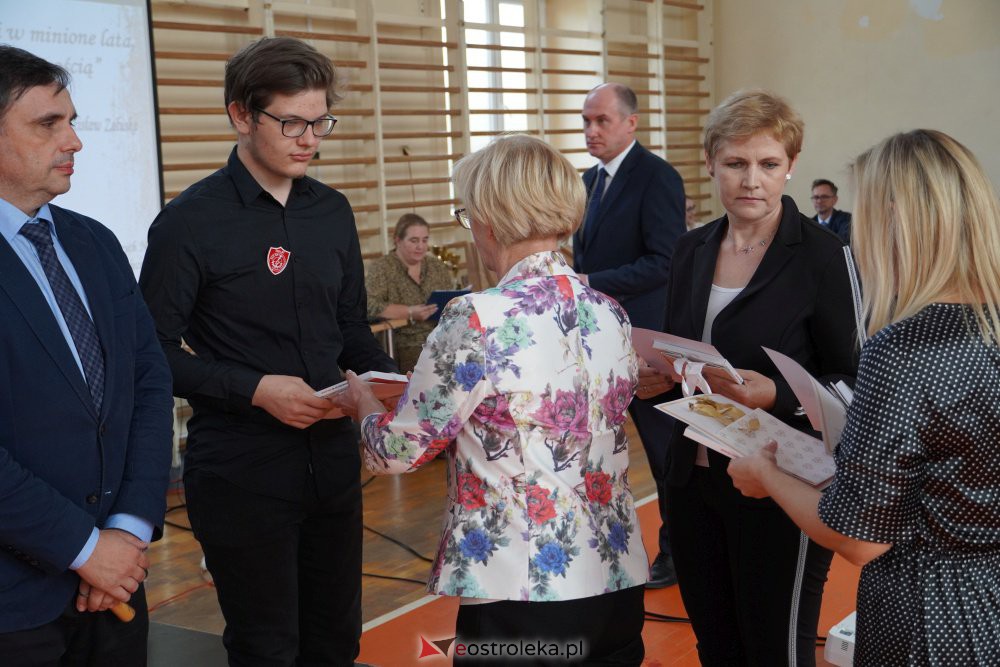 Ślubowanie pierwszaków ZSZ 1  - zdjęcie #21 - eOstroleka.pl