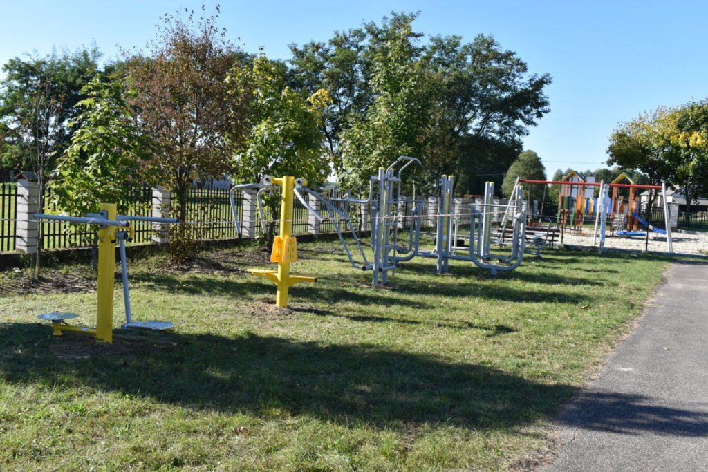 Nowe siłownie plenerowe i plac zabaw w gminie Łyse - zdjęcie #5 - eOstroleka.pl