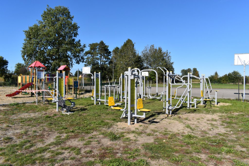 Nowe siłownie plenerowe i plac zabaw w gminie Łyse - zdjęcie #8 - eOstroleka.pl