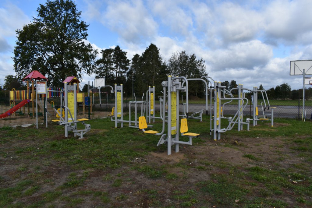 Nowe siłownie plenerowe i plac zabaw w gminie Łyse - zdjęcie #15 - eOstroleka.pl