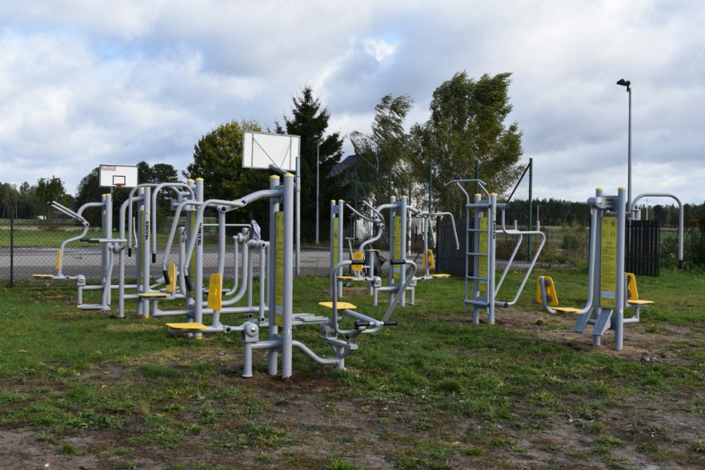 Nowe siłownie plenerowe i plac zabaw w gminie Łyse - zdjęcie #16 - eOstroleka.pl