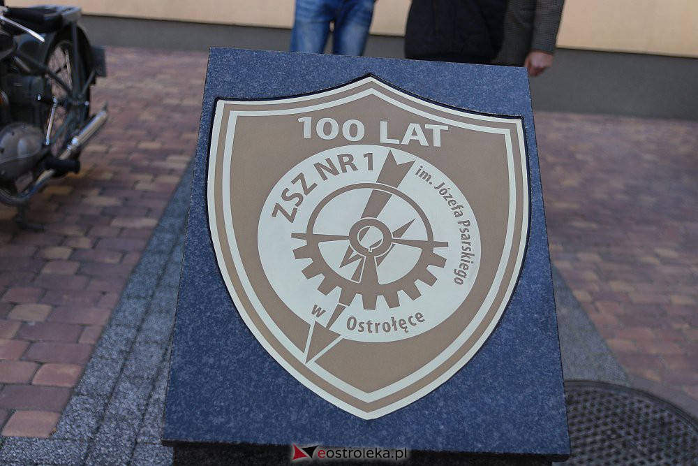 100-lecie Zespołu Szkół Zawodowych nr 1 i spotkanie z zabytkową motoryzacją [08.10.2021] - zdjęcie #43 - eOstroleka.pl