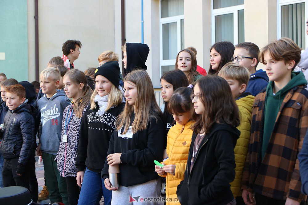 100-lecie Zespołu Szkół Zawodowych nr 1 i spotkanie z zabytkową motoryzacją [08.10.2021] - zdjęcie #38 - eOstroleka.pl